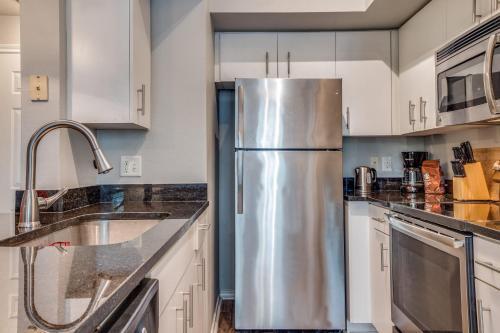 Cozysuites Bold And Classy 1 Br Apartment Cityplace
