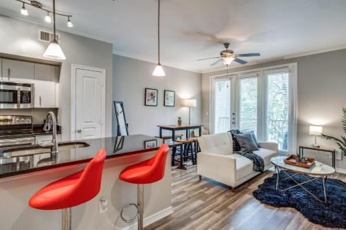 Cozysuites Bold And Classy 1 Br Apartment Cityplace