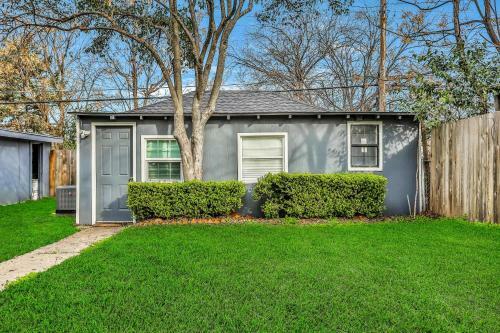 Dallas Cozy Cottage