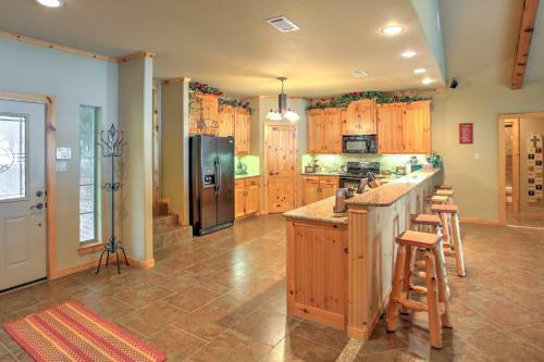 Eustace Lakefront House With Private Dock And Views!