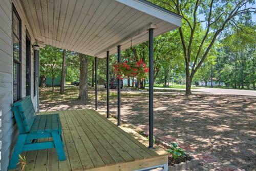 Quaint Home With Deck And Grill Mins To Lake Fork!