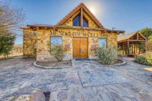 The Plum @ Mendelbaum Winery Guest Cabins