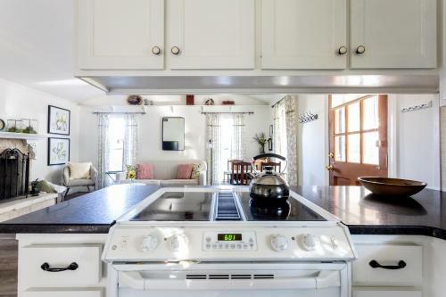 Creek Street Cottage