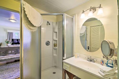 Fredericksburg Escape With Patio Near Downtown!