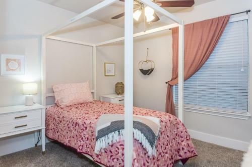 Fredericksburg Fun All 4 Units Apts