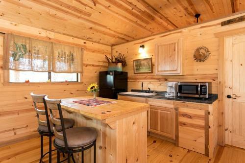 Live Oak Creek Cabins Zac's Cabin