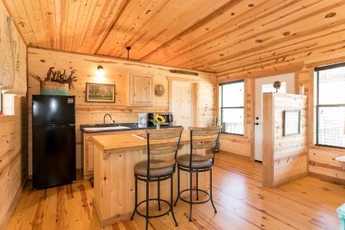 Live Oak Creek Cabins Zac's Cabin