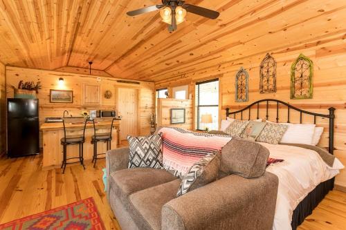 Live Oak Creek Cabins Zac's Cabin