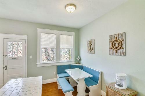 Coastal Blue At Seawall By Ryson Vacation Rentals