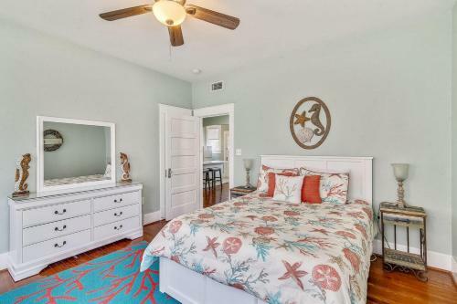 Coastal Blue At Seawall By Ryson Vacation Rentals