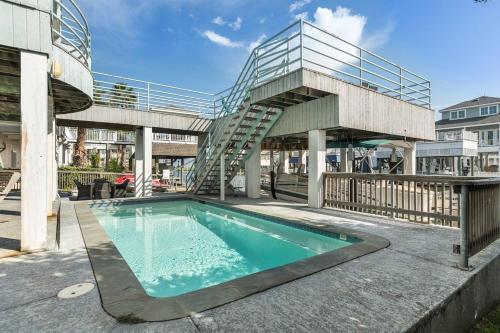 Gone On Seabatical Bay Canal Private Pool Hot Tub Ahh!