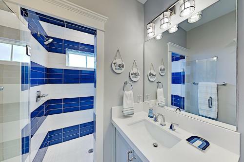 Brand-new & Luxurious - Large Gulf-front Estate Home