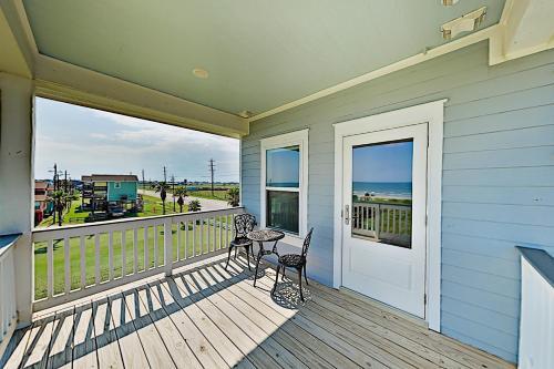 Brand-new & Luxurious - Large Gulf-front Estate Home