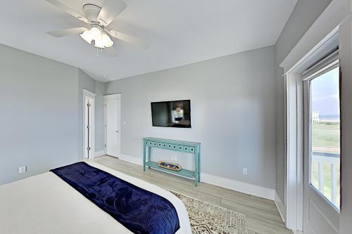 Brand-new & Luxurious - Large Gulf-front Estate Home