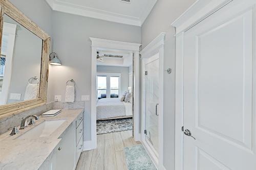 Brand-new & Luxurious - Large Gulf-front Estate Home