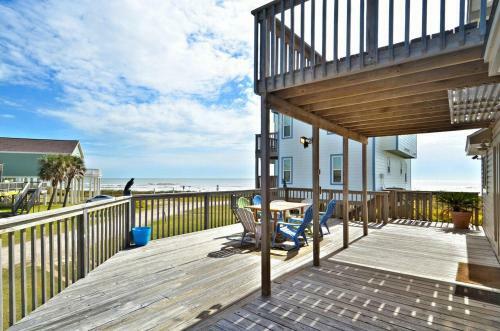 Surf's Up By Ryson Vacation Rentals