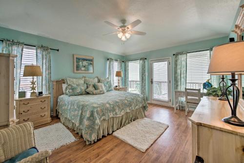 Beautiful Beachfront Galveston Home With Deck!
