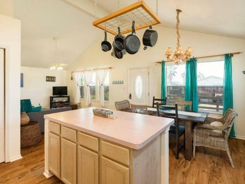 Cute Jamaica Beach Gem With Huge Deck And Pup Friendly Fence
