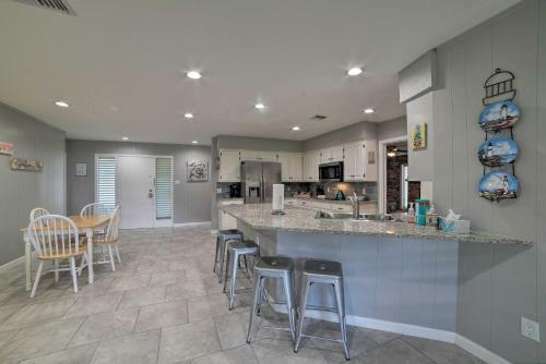 Corpus Christi House Less Than 10 Miles To Downtown!
