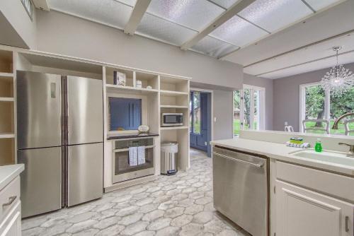 Hill Country Getaway Br 2230b Home