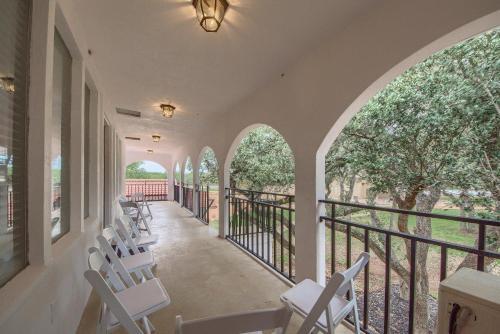Hill Country Getaway Br 2230b Home