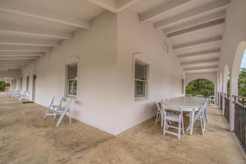 Hill Country Getaway Br 2230b Home