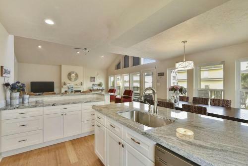 All Decked Out By Ryson Vacation Rentals