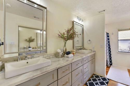 All Decked Out By Ryson Vacation Rentals