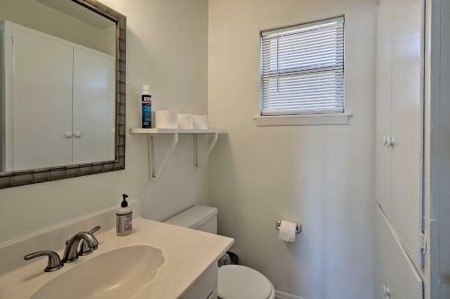 Upscale Home 5 Blocks To Georgetown Square!