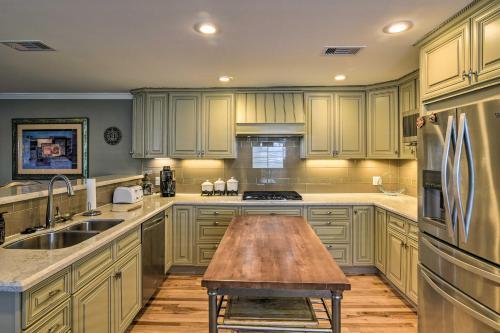 Galveston Apartment With Grill Less Than 2 Mi To Beach!