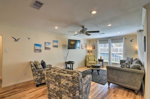 Galveston Apartment With Grill Less Than 2 Mi To Beach!
