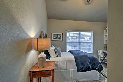 Modern Home By Granbury Country Club And Beach!
