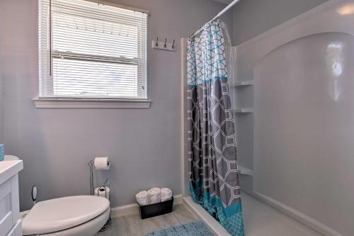 Canalfront Bayou Vista Home With Pool Access And Deck!