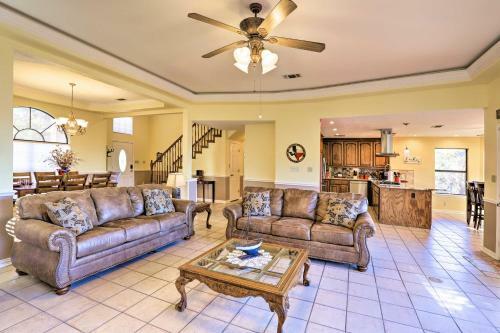 Waterfront Granbury Home With 3 Decks And Lake Access!