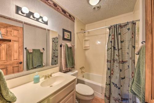 Cedar Creek Lakefront Home With Dock And Game Room!