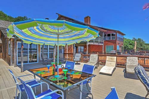Waterfront Granbury Home With 2 Decks And Lake Views!