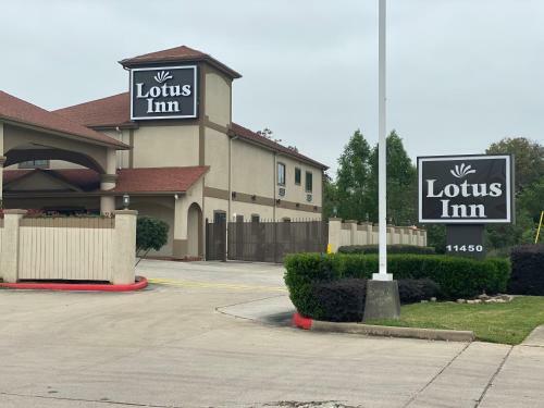 Hotel Lotus Inn