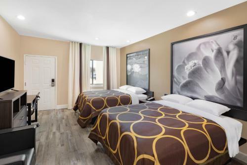 Hotel Super 8 By Wyndham Houston Nw Beltway 8