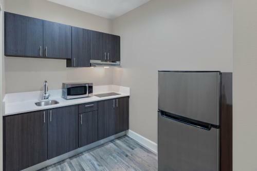 Hotel Super 8 By Wyndham Houston Nw Beltway 8