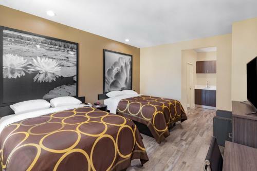 Hotel Super 8 By Wyndham Houston Nw Beltway 8