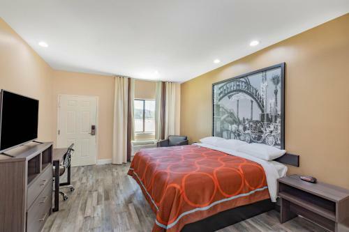 Hotel Super 8 By Wyndham Houston Nw Beltway 8