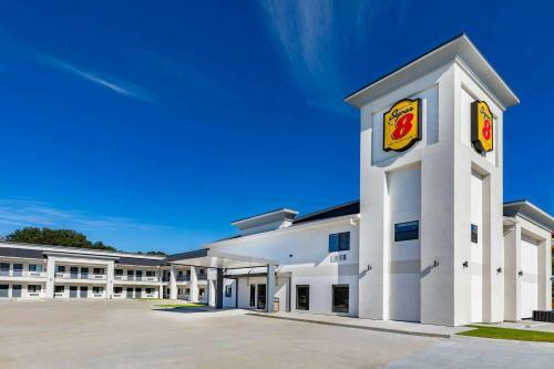 Hotel Super 8 By Wyndham Houston Nw Beltway 8