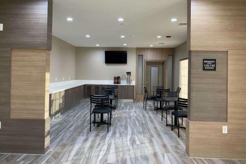 Hotel Super 8 By Wyndham Houston Nw Beltway 8