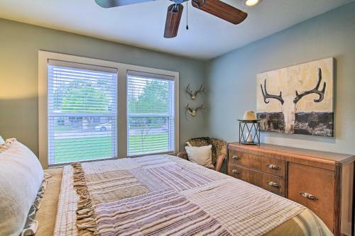 Kerrville Cottage With Rustic Charm And Backyard!