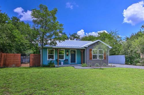 Kerrville Cottage With Rustic Charm And Backyard!