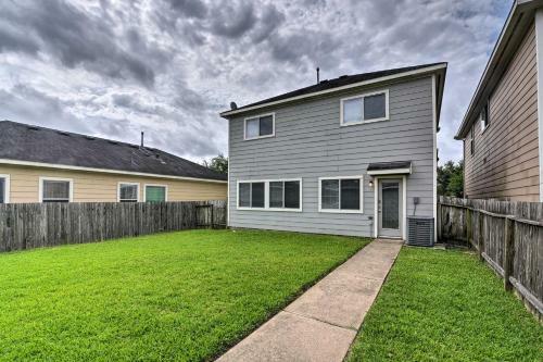 Houston Home With Yard Ideal For All Age Groups