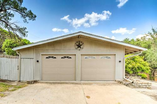 Lago Vista Home With Deck, Fire Pit And Lake Views