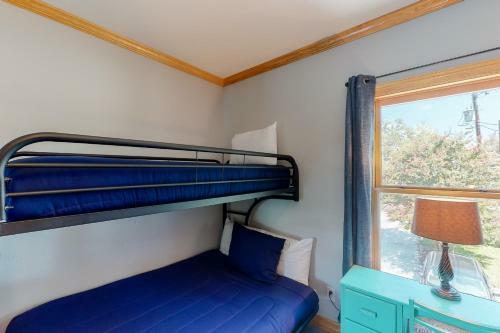 River Oaks Lookout- Unit B