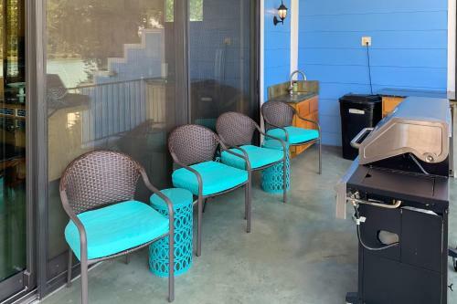 River Oaks Lookout- Unit B