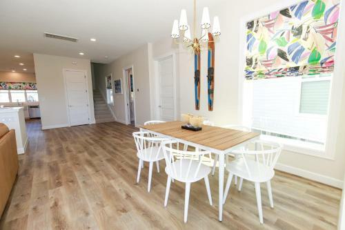 Lakeside Property With Temperature Control Pool On Lake Lbj